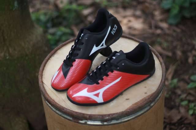 sepatu mizuno wave lightning pro