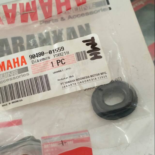 Grommet cover top Ori YAMAHA