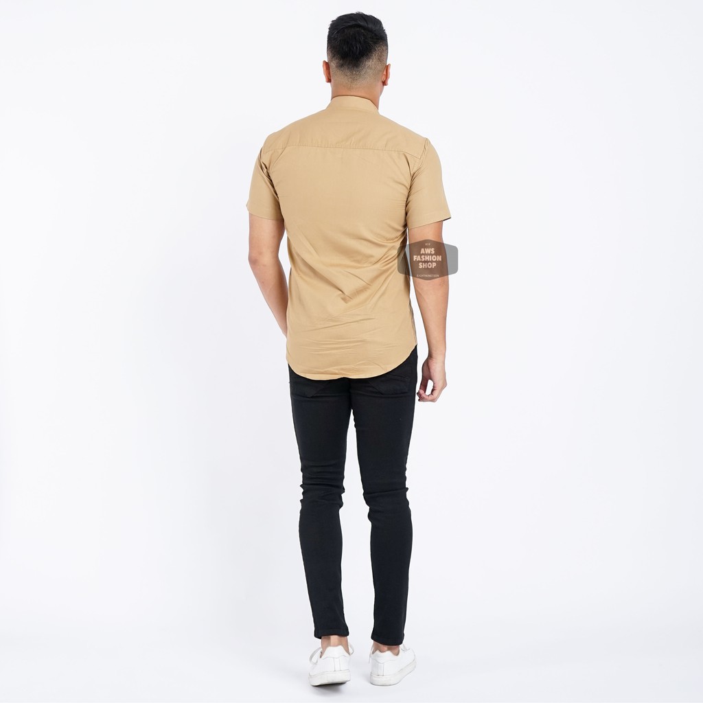 Kemeja Pria Lengan Pendek Polos Khaki Mocca Kemeja Slimfit Kemeja Polos Casual 819 - EightNineTeen