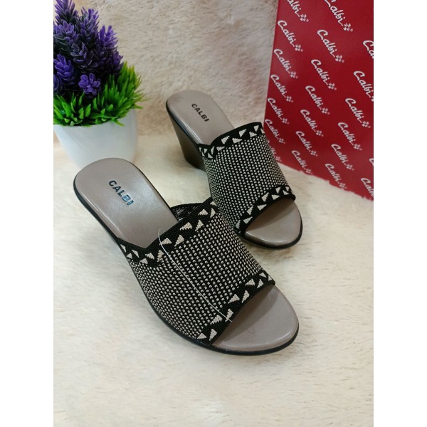 SENDAL WEDGES CALBI RAJUT DEB.1889 HITAM ORIGINAL