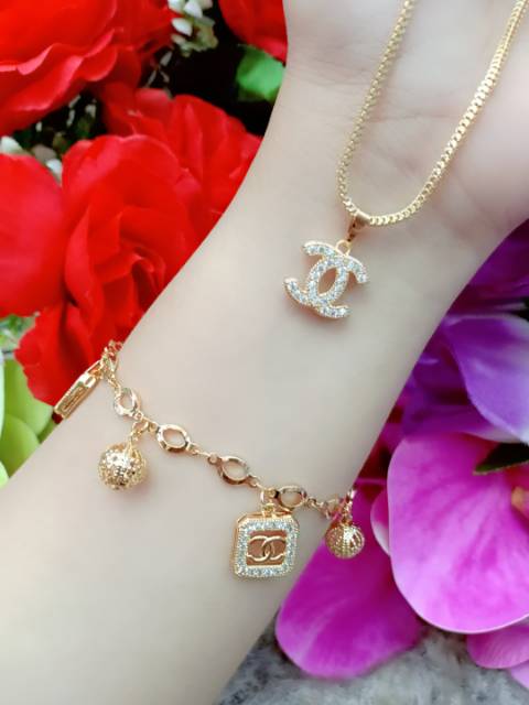 Set perhiasan motif lapis emas ch