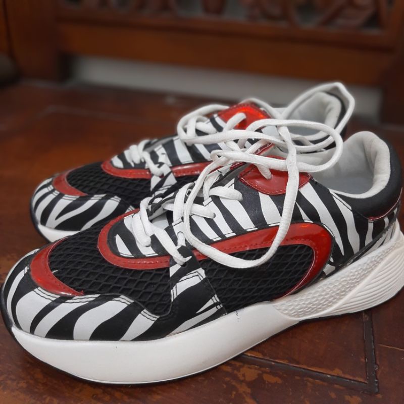 PRELOVED SEPATU KETS | SNEAKERS WANITA ORI BY GOSH | insole 25cm