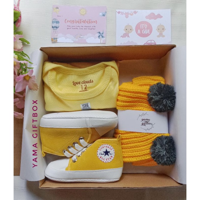 YAMA GIFTBOX hampers bayi parsel giftbox kado set jumper sepatu topi bayi boy and girl-Kuning