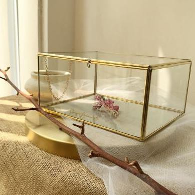 

TERLARIS (LARGE) GOLD GLASS BOX / GIFT BOX / KOTAK PERHIASAN / KOTAK KADO