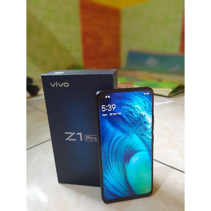Vivo Z1 Pro Ram 6 /128 GB ( Second)