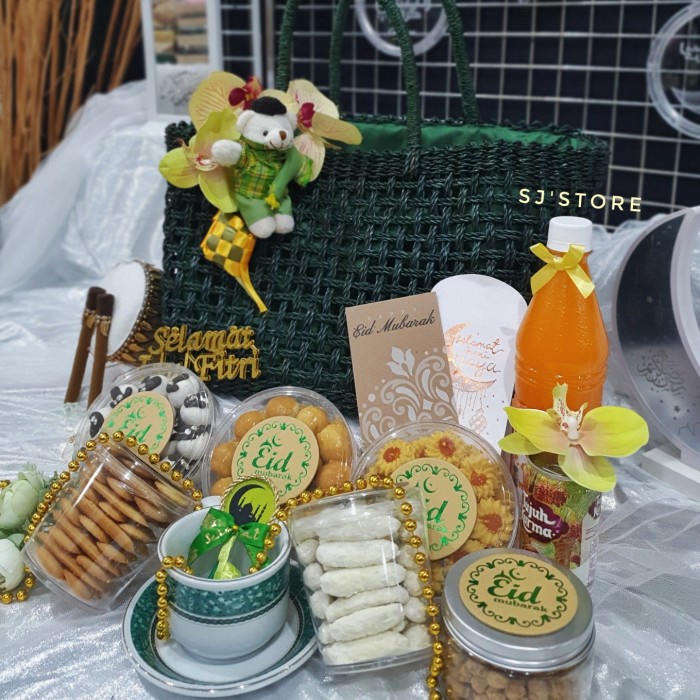 

Paket box hampers lebaran kue kering toples murah 40