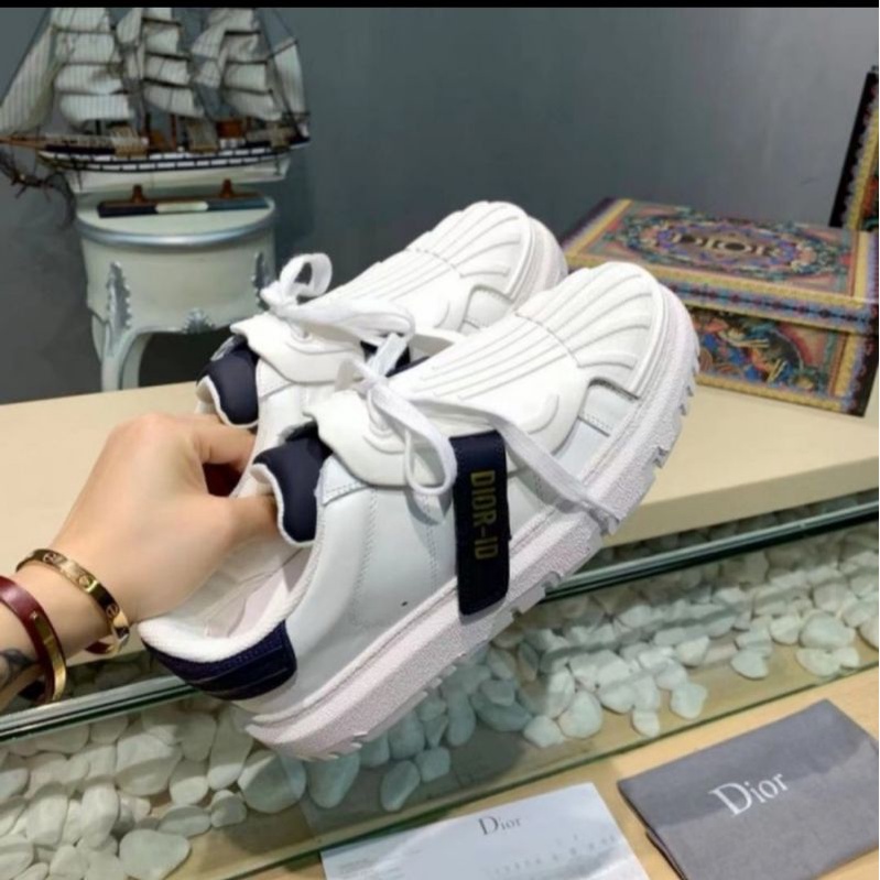 sepatu sneaker wanita putih New branded shoes White type lv 2021 p1shoes