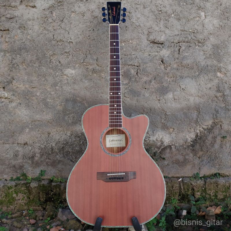 Gitar Lakewood custom