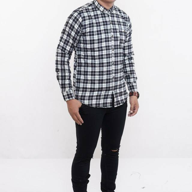 YB KEMEJA FLANEL PRIA MOTIF KOTAK LENGAN PANJANG MODEL SLIM FIT LONG SLEEVE WHITE LIST BLACK