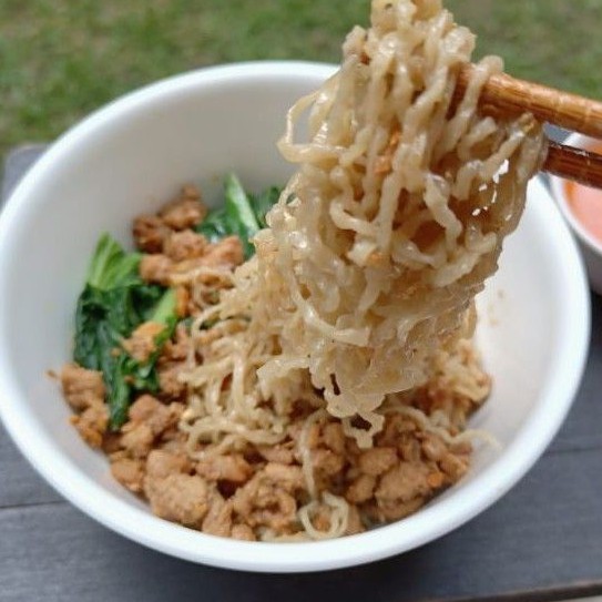 

Mie Ayam Con Con Isi 2 porsi dan 5 porsi