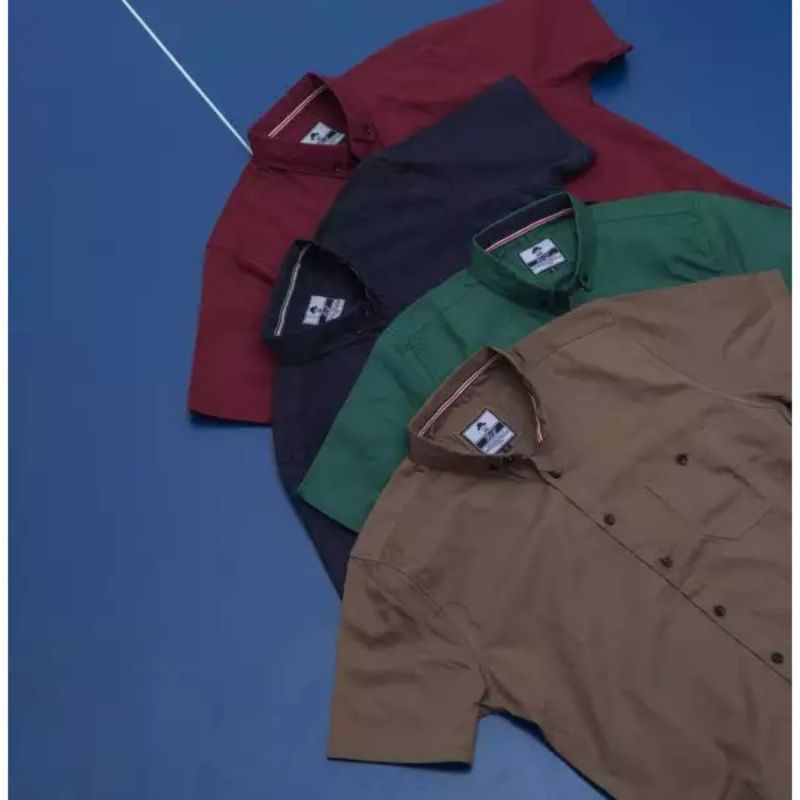 Kemeja Polos Pria Lengan Pendek Distro F2D Bahan Katun Premium Polos Formal Hitam Maroon Hijau Kemeja Cowo Cowok Laki Laki-laki Ukuran M L XL