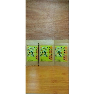 

Drip Coffee Bag Arjuna Natural poses