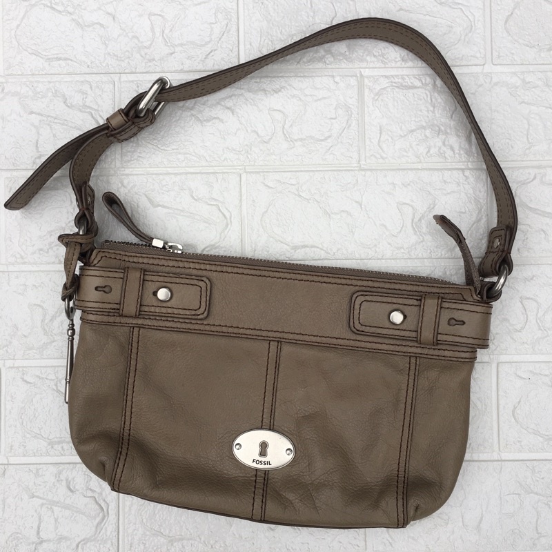 preloved tas fossil maddox hobo top zip second pl