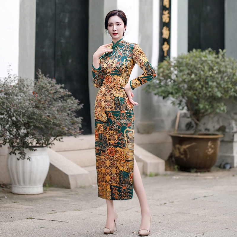 2022 autumn clothes New Retro cheongsam women's long style split temperament young style show Chines