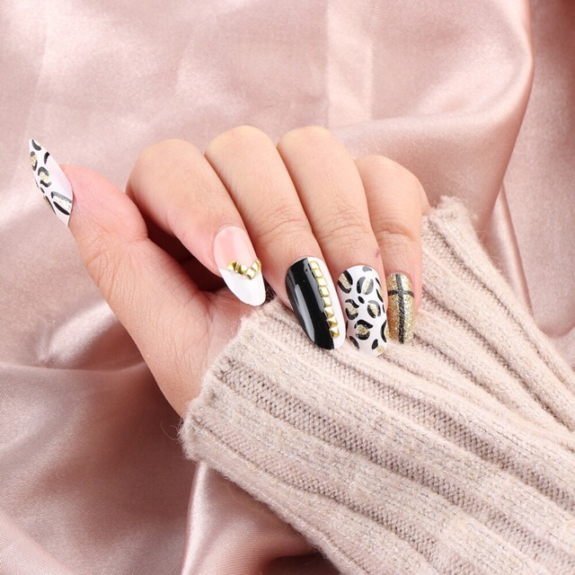 Fake Nails / Kuku Palsu Motif - Gold Leopard