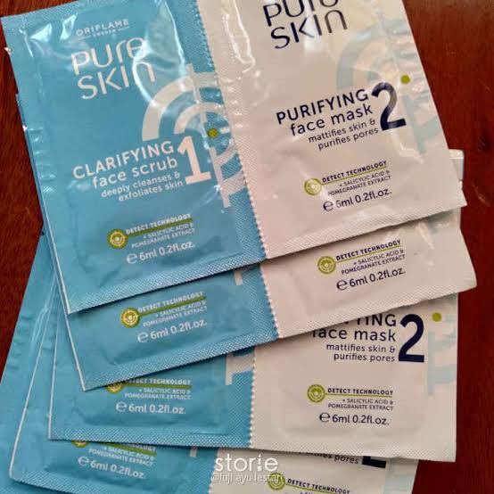 Pure skin clarifying face scrub sachet