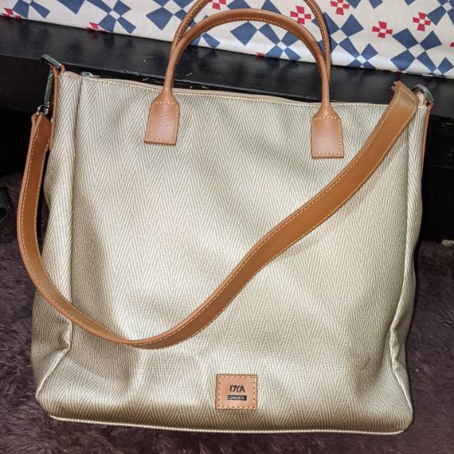 Fergie Shopper Pvc Leather DYA DHAIRYA