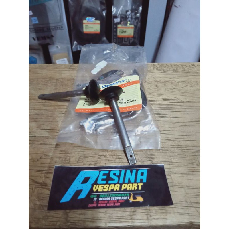 Klem clamp pureng leher knalpot vespa 2tak model bigbox polini standar atau racing sangat cocok lebih kuat . cocok untuk knalpot racing maupun standar. bahan tebal 2.5mm