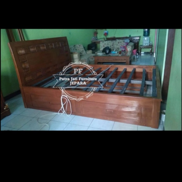 Tempat tidur dipan kayu jati minimalis ukuran 180cm