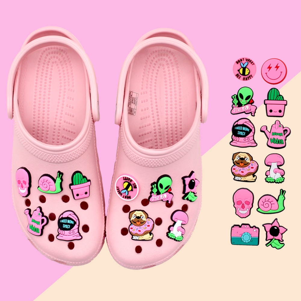 Jibbitz kartun shoe charms Crocs Pin Gesper Sepatu Sandal Motif Kartun smiley face / Tengkorak / alien DIY imut Bahan decorate Lubang Sepatu accessories