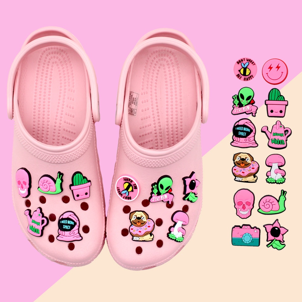 Jibbitz kartun shoe charms Crocs Pin Gesper Sepatu Sandal Motif Kartun smiley face / Tengkorak / alien DIY imut Bahan decorate Lubang Sepatu accessories