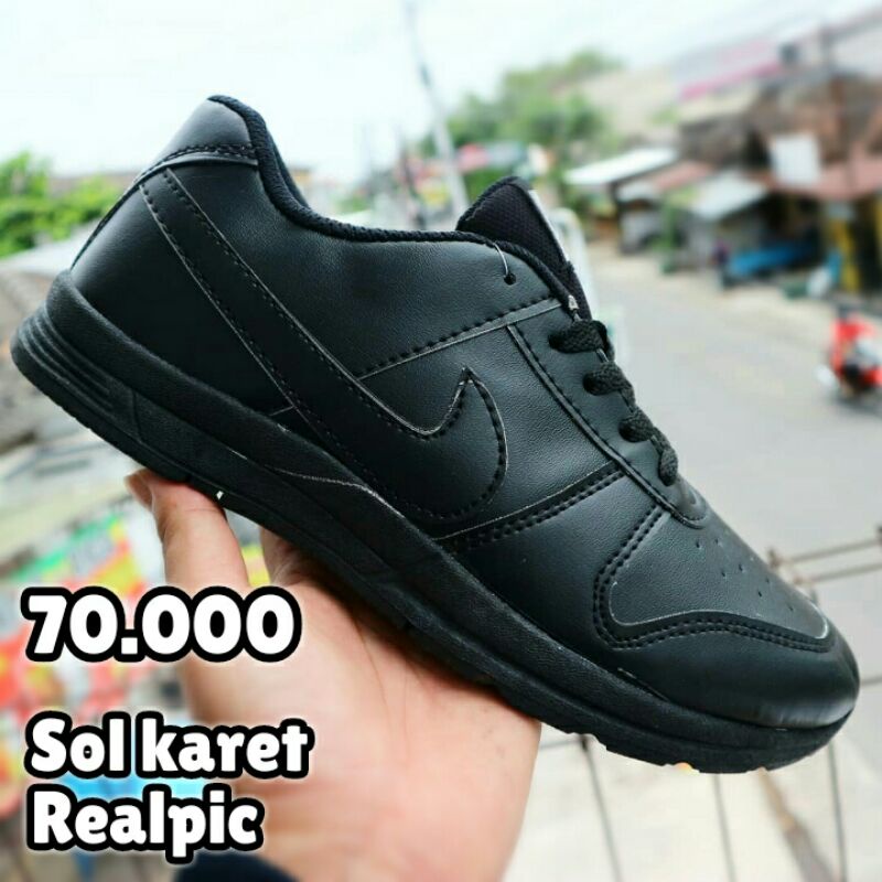 SEPATU SNEAKERS FULL BLACK PRIA SEPATU SEKOLAH