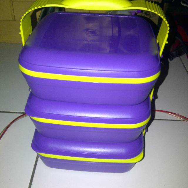 Tupperware second rantang pst ungu