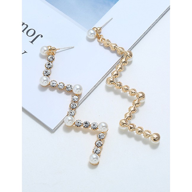 LRC Anting Tusuk Fashion Gold Ancient Pearl Tassel Earrings F49283