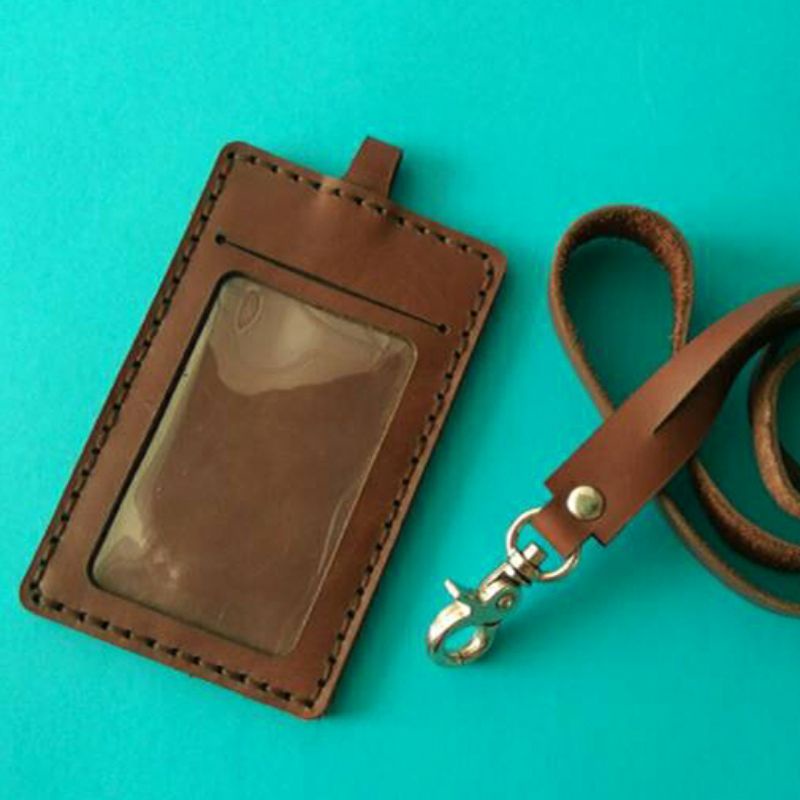 

Name Tag ID Card Holder Kulit Sapi Asli Warna Cokelat Tua