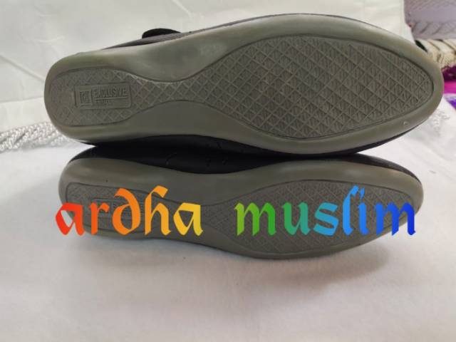 SEPATU HITAM  HAJI DAN UMROH WANITA