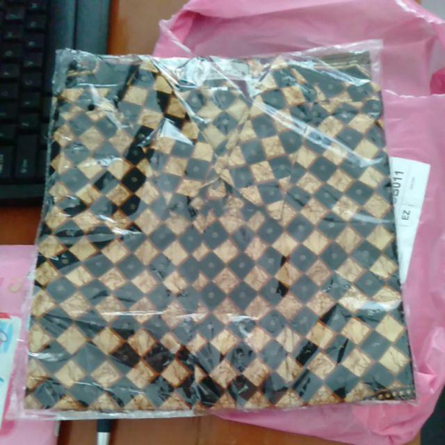 Hem Batik Wayang Catur