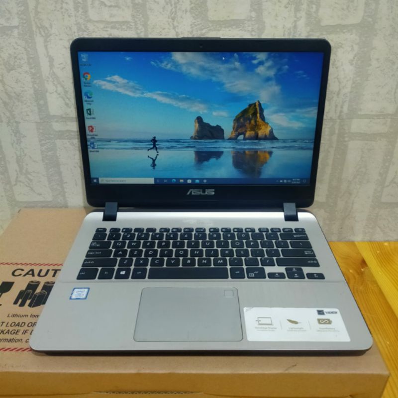 Laptop Asus Vivobook 14 A407U Cor i3-7020U Gen 7 Ram 12GB/1TB HD Graphic 620 Windows 10 body slim