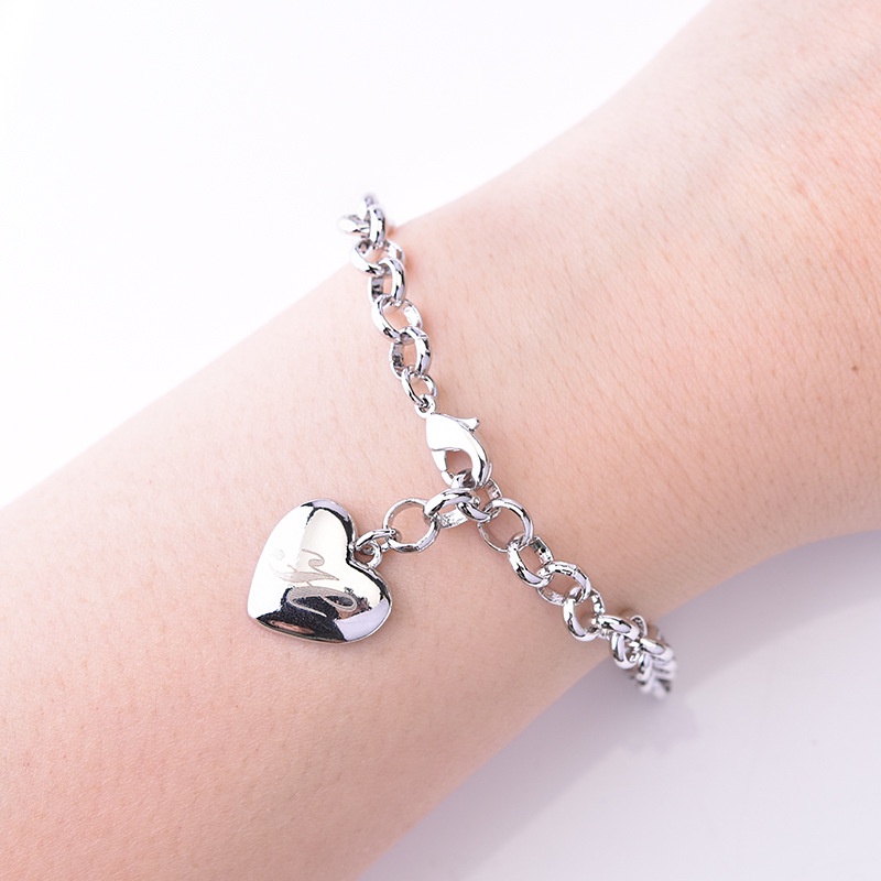 Gelang Desain 26 Huruf Love Bahan Stainless Steel Warna Silver Untuk Wanita