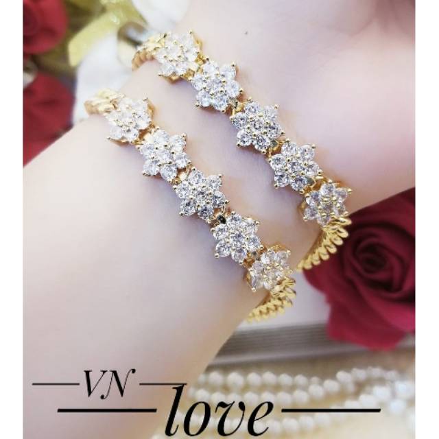 TERLARIS Set Perhiasan Lapis Emas Gelang Rantai Bunga 1 Pcs Xuping Gold XP0042 Permata Titanium
