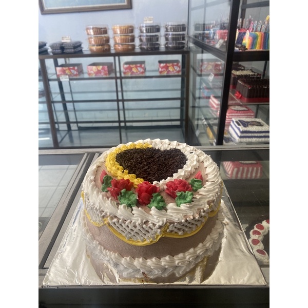 

KUE TART LAPIS SURABAYA UKURAN 20 CM MODEL 7