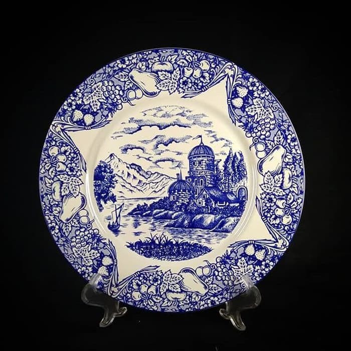 PIRING MAKAN / HIAS SANGO MOTIF LAKE HOUSE