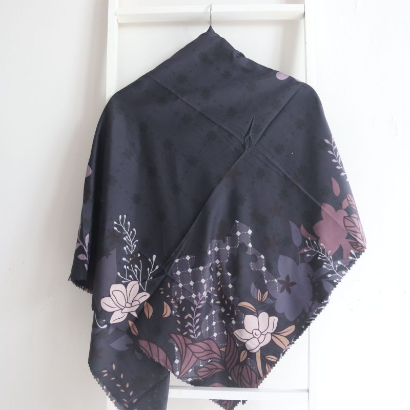 H156 - Segiempat Voal Syari 130x130 / Hijab Segiempat Syari / Jilbab Segi Empat Jumbo Motif Umama-Navy