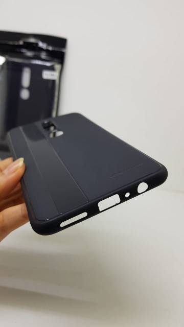 UME Enigma Series Oppo F11 Pro 6.53 inchi Black Fiber Carbon Soft Case Oppo F11 Pro Slim Design