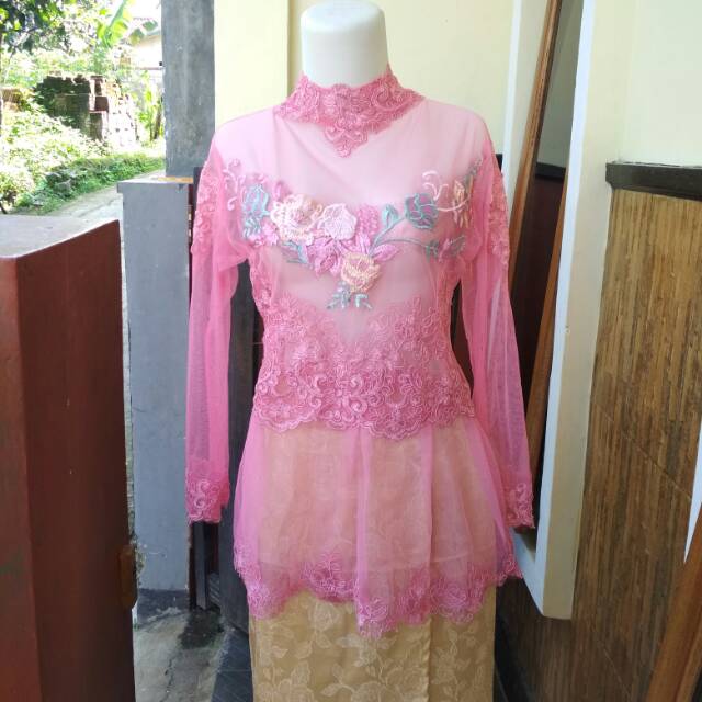 Kebaya domas / kebaya pagar ayu / kebaya wisuda