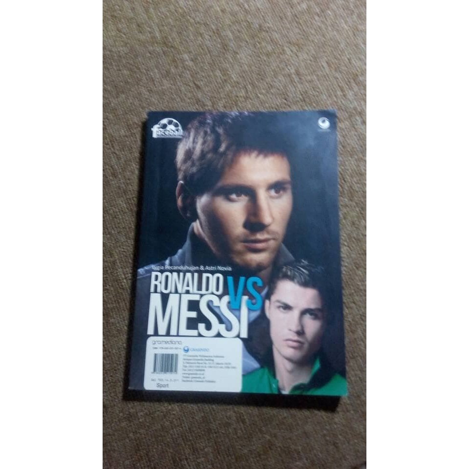 Buku Ronaldo vs Messi