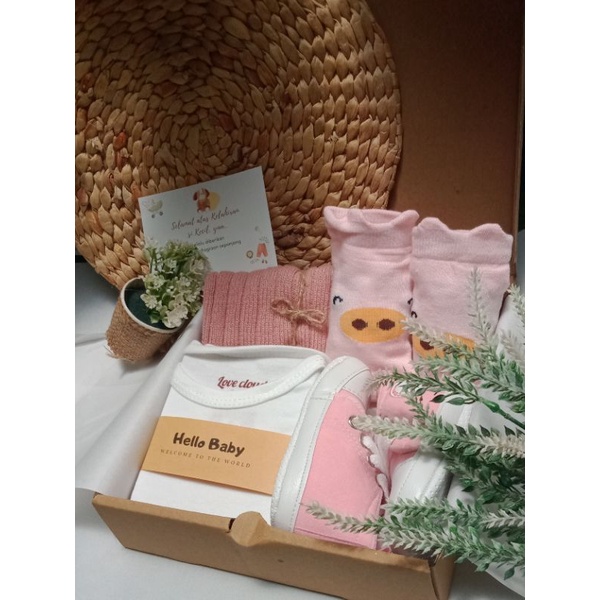 Baby Hampers 2/ Kado Lahiran/ Kado Bayi-H2-Putih Pink