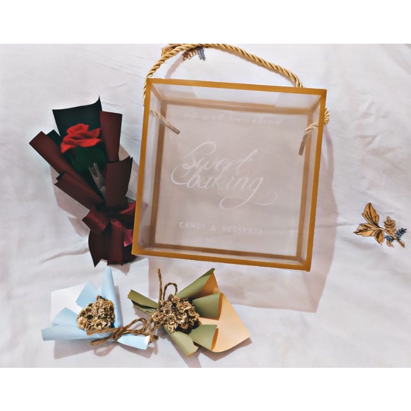 

Box hampers, box mika transparan, box kue, VALENTINE