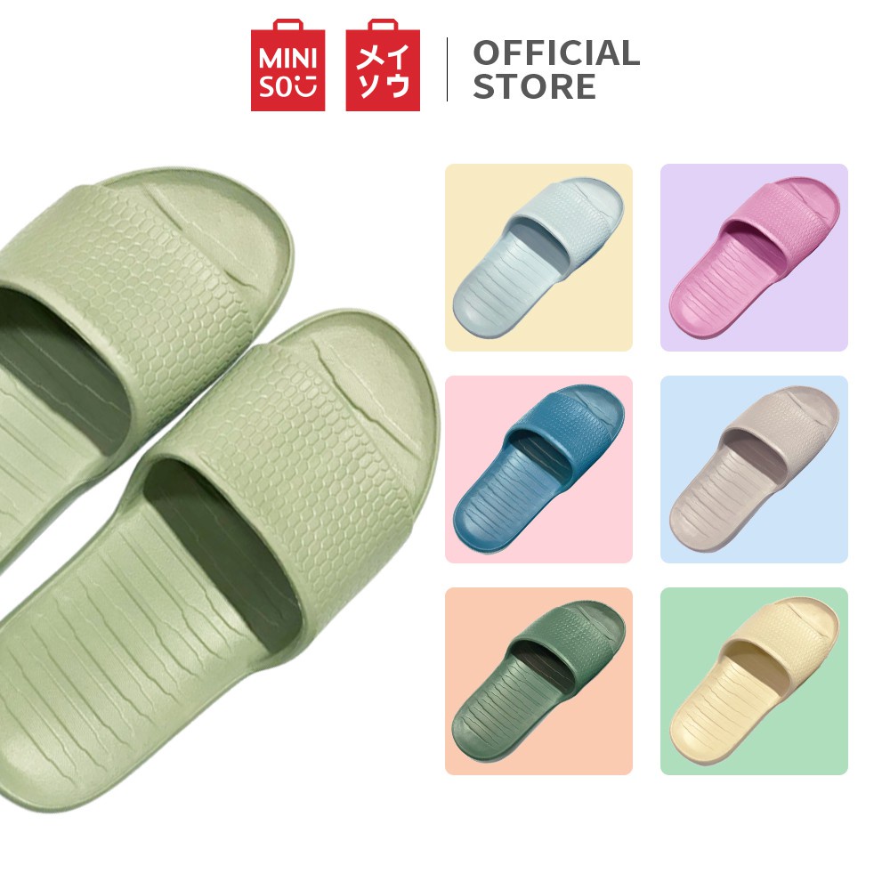 MINISO official flip flop Sandal kamar mandi wanita berbahan empuk kotak-kotak-1