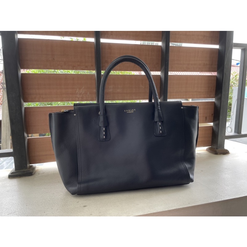 PRELOVED Tas Radley London