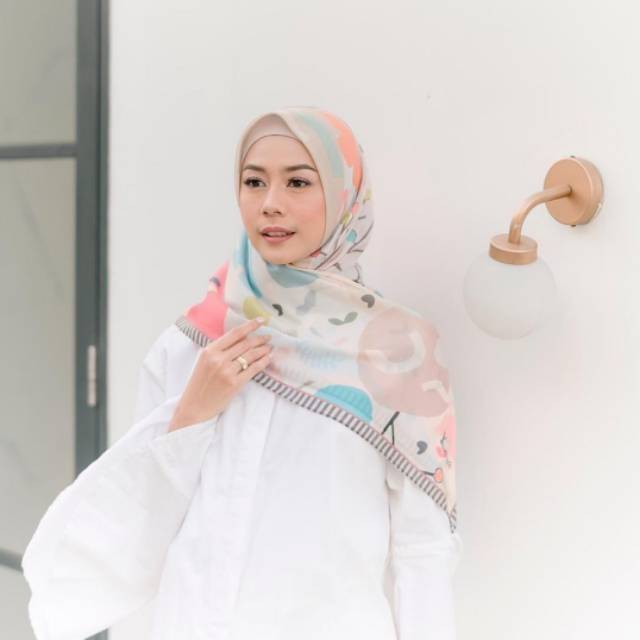 Preloved Kerudung Wearingkalmby heavenlight Kinaya dan Preloved Kerudung Wearingkalmby heavenlight Kinaya dan