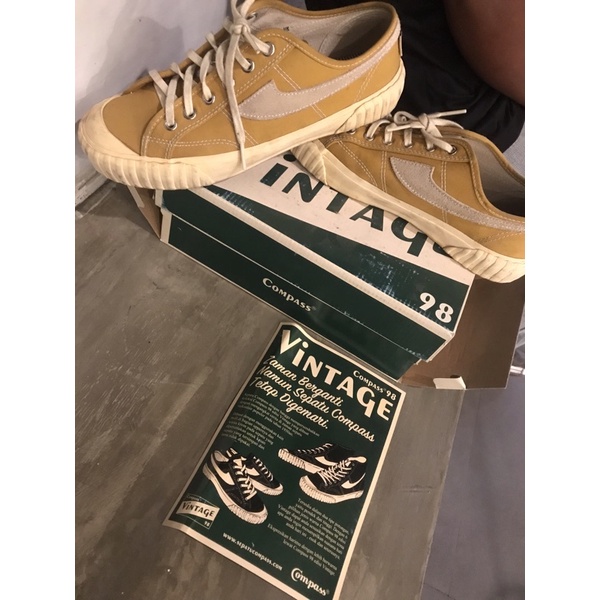 Compass Vintage Mustard