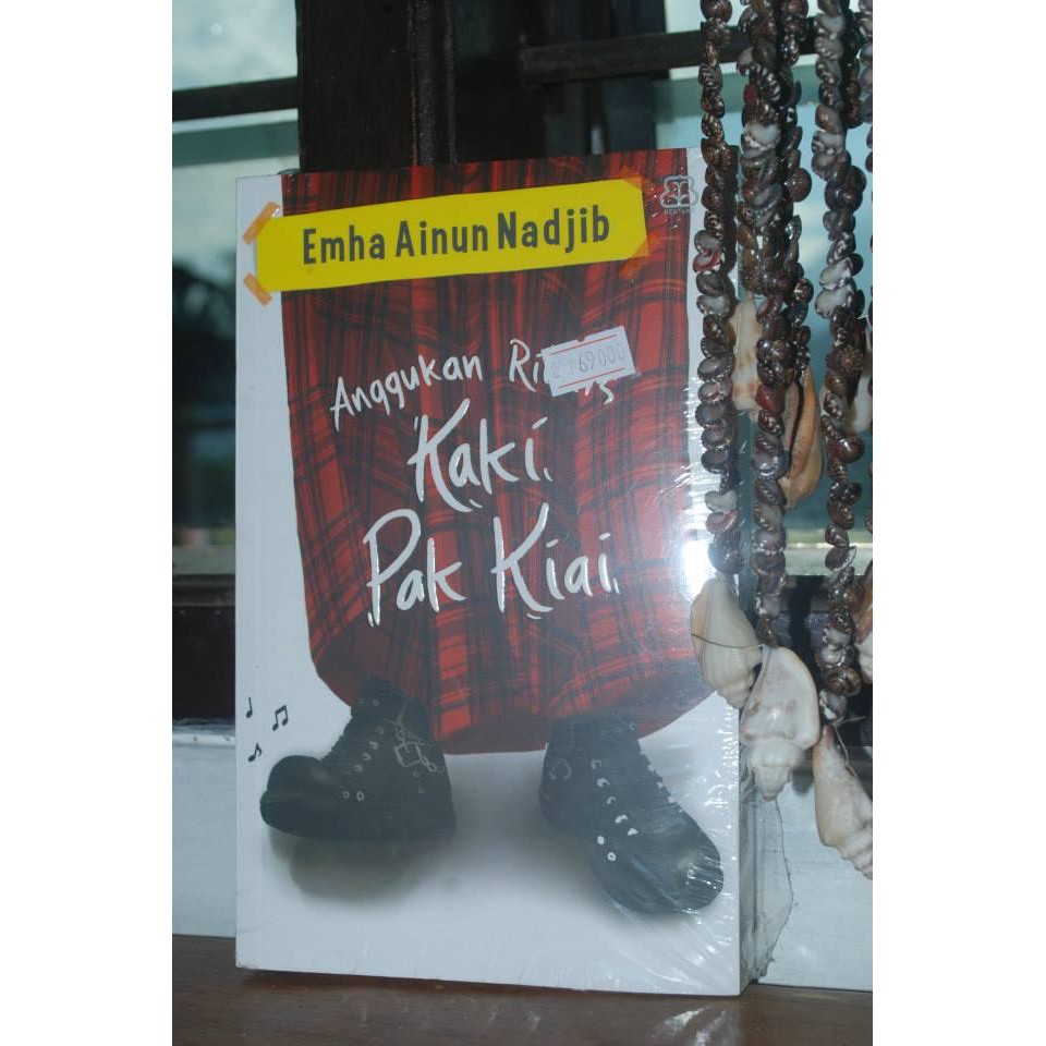 Anggukan Ritmis Kaki Pak Kiai, Emha Ainun Najib