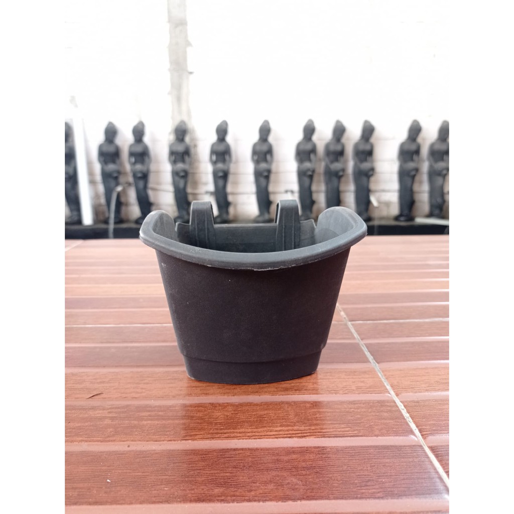 4 BH pot gantung hitam kecil