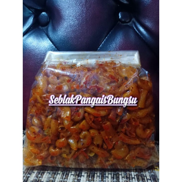 

makaroni kriuk pedas extra daun jeruk isi 250 gram