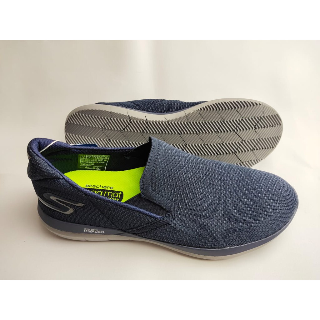 Skechers Manuver / Skechers Pria / Sepatu Pria / Sepatu Skechers Pria / Sepatu Slip On Pria